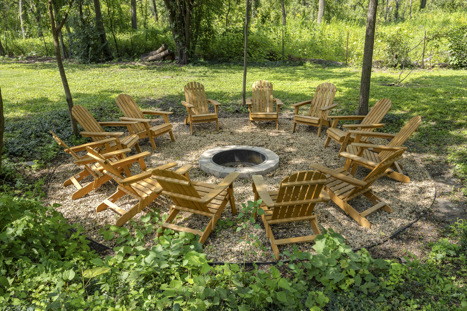 300 Geneva Road Glen Ellyn, IL 60137 - Photo 34 of 41 a view of an outdoor sitting space