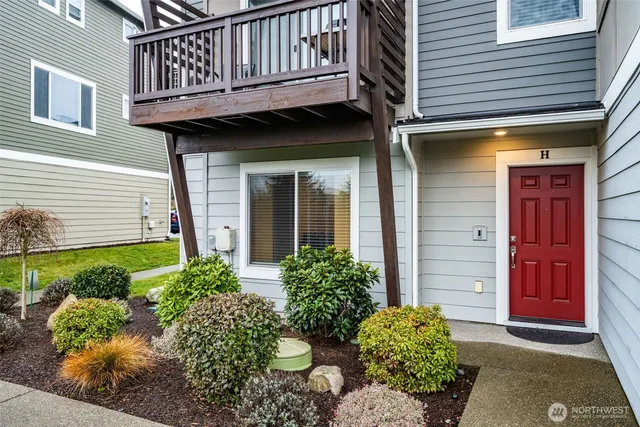 a view of a entryway door of the house