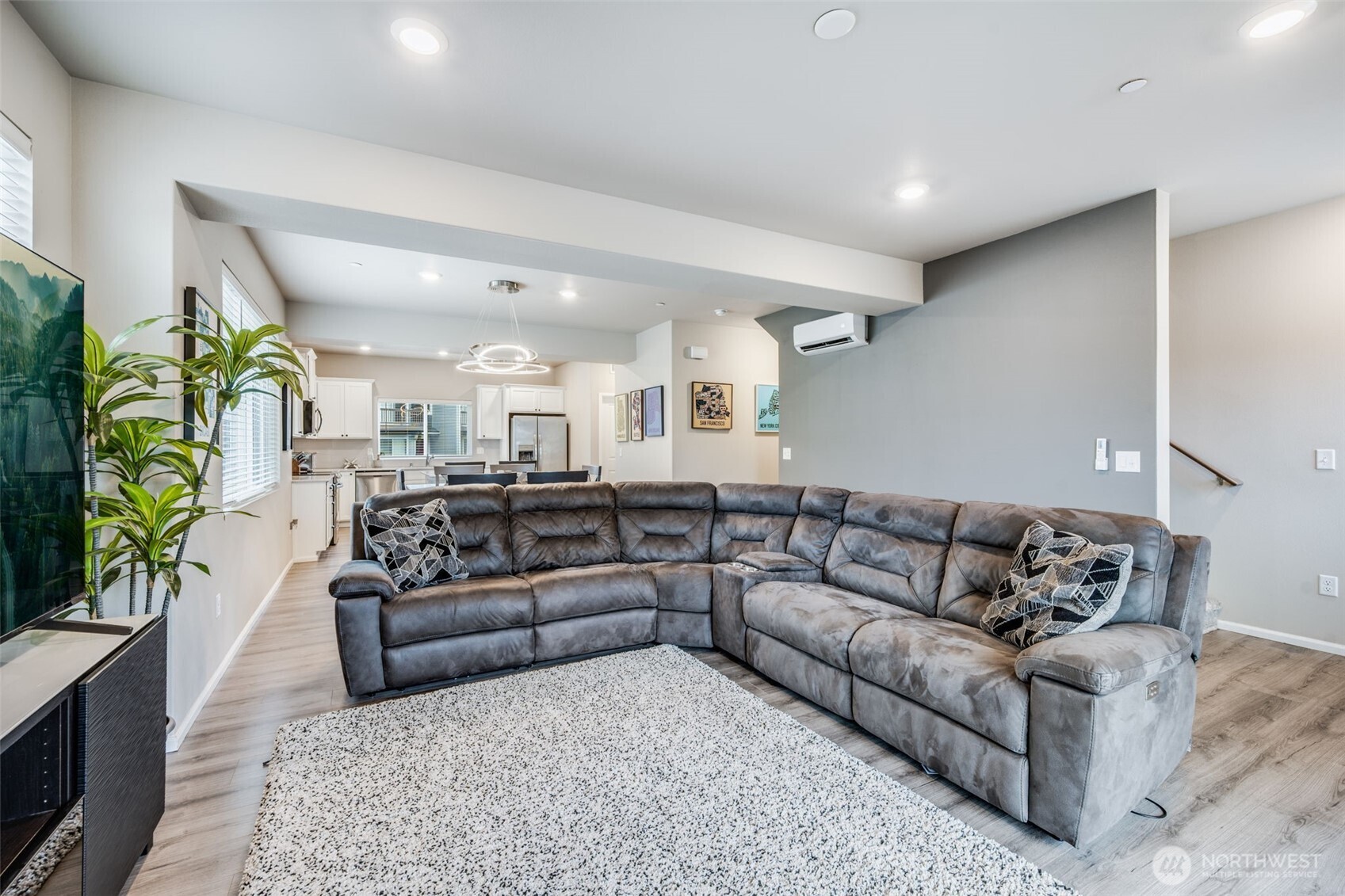 17539 110th Avenue East, Unit H Puyallup, WA 98374 - Photo 5 of 40 a living room with furniture kitchen and a couch