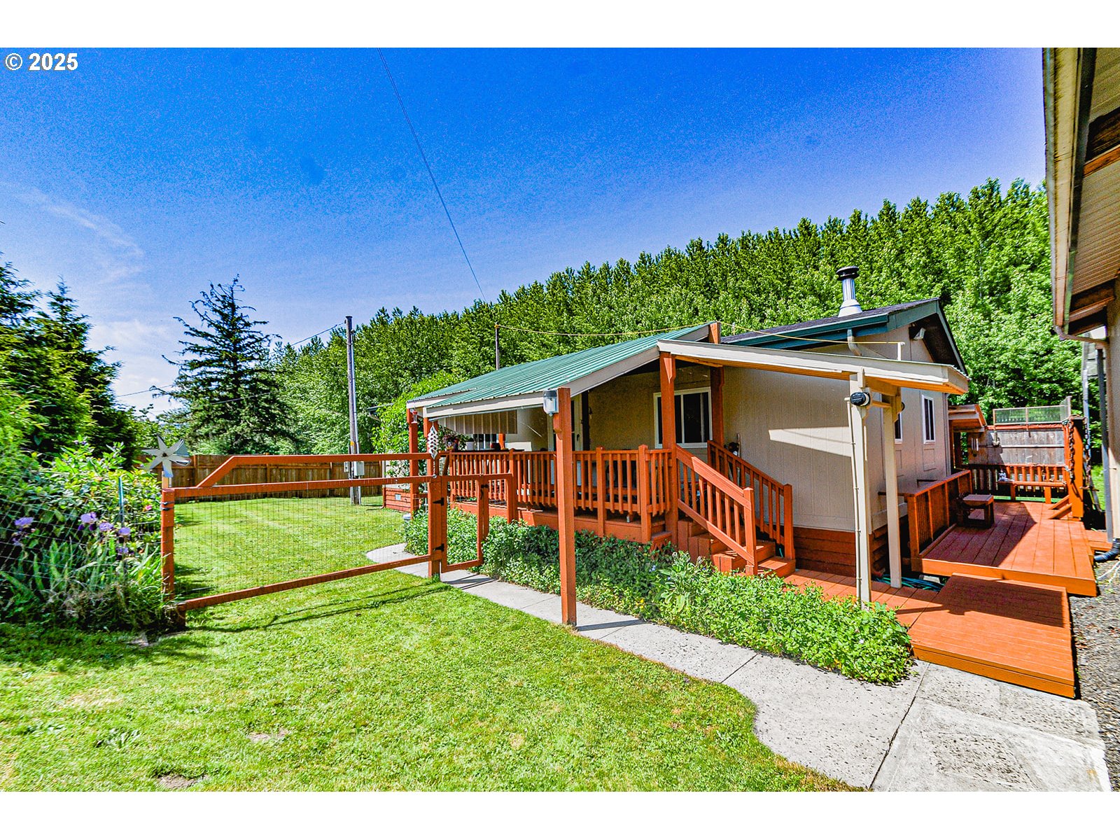 78135 Point Adams Road Clatskanie, OR 97016 - Photo 1 of 46 Gallery Image 1