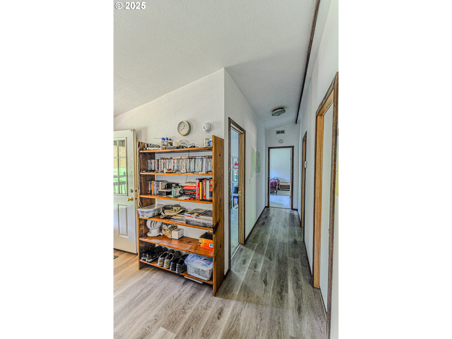 78135 Point Adams Road Clatskanie, OR 97016 - Photo 11 of 46 Hallway