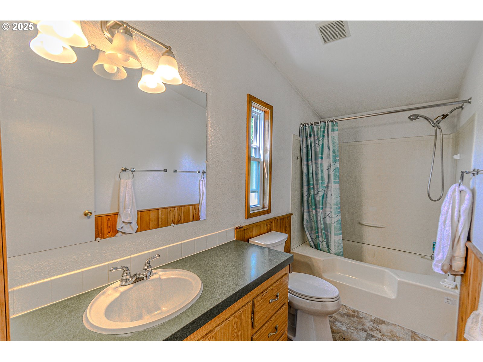 78135 Point Adams Road Clatskanie, OR 97016 - Photo 16 of 46 Bathroom