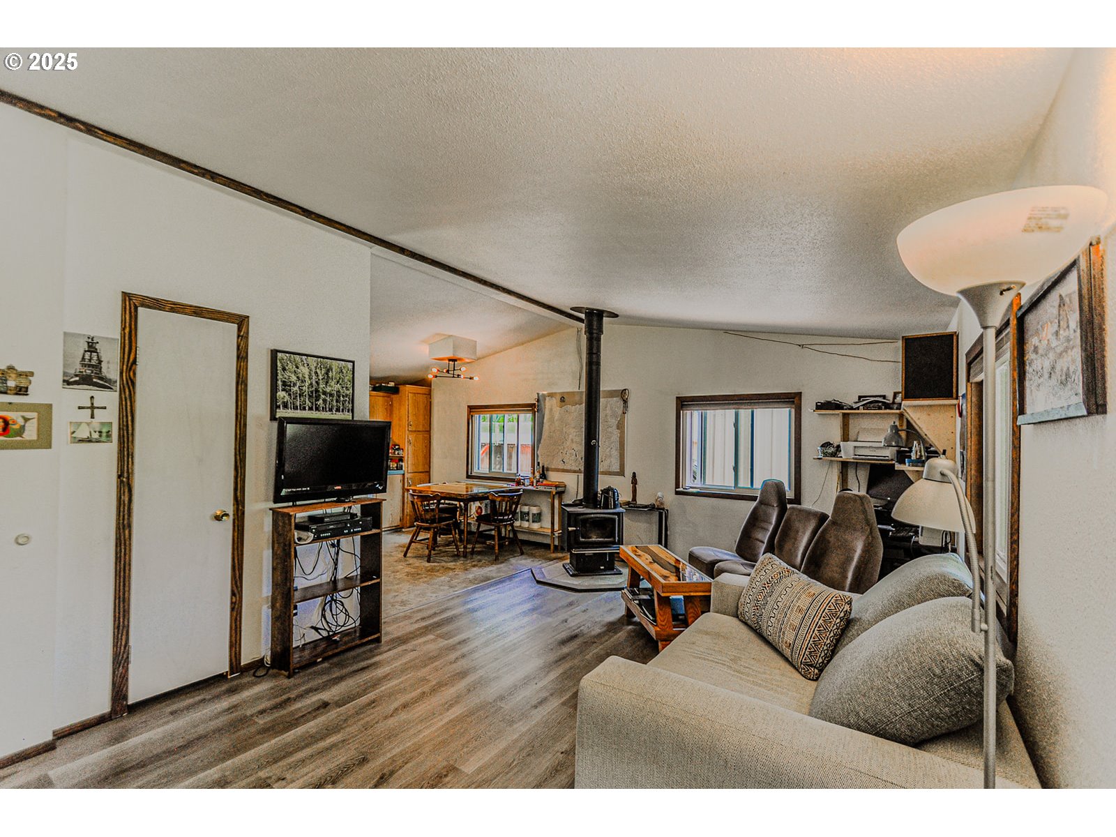 78135 Point Adams Road Clatskanie, OR 97016 - Photo 6 of 46 Living Room