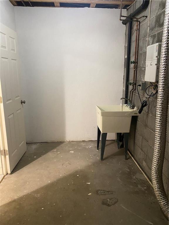 280 Old Lebanon Church Road Pittsburgh, PA 15236 - Photo 23 of 29 a view of a room with a table and chairs