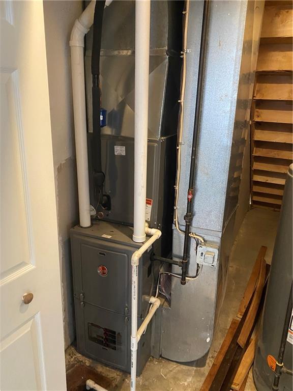 280 Old Lebanon Church Road Pittsburgh, PA 15236 - Photo 29 of 29 view of a bathroom with mirror and door