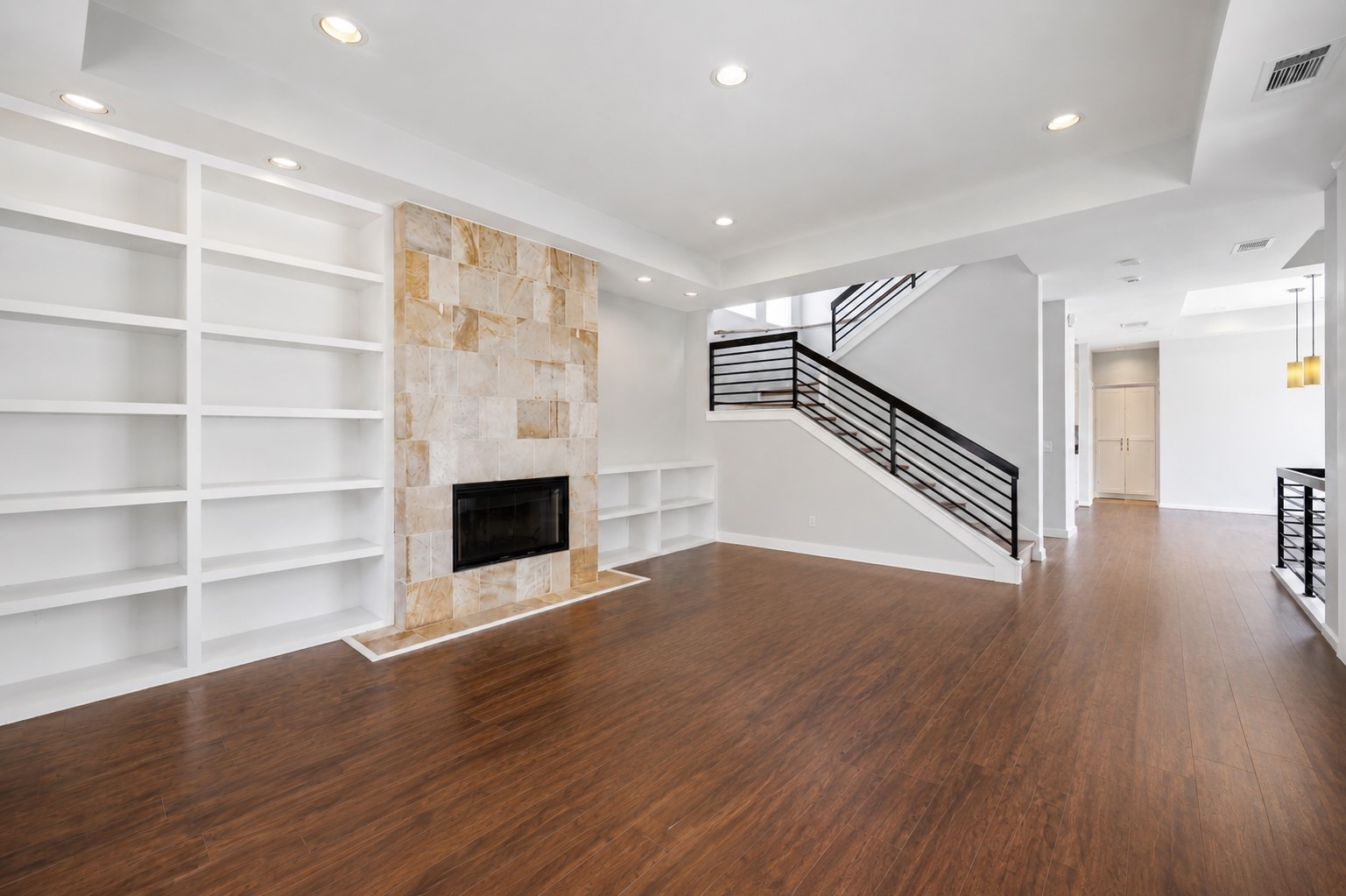 616 Lester Street Houston, TX 77007 - Photo 8 of 25