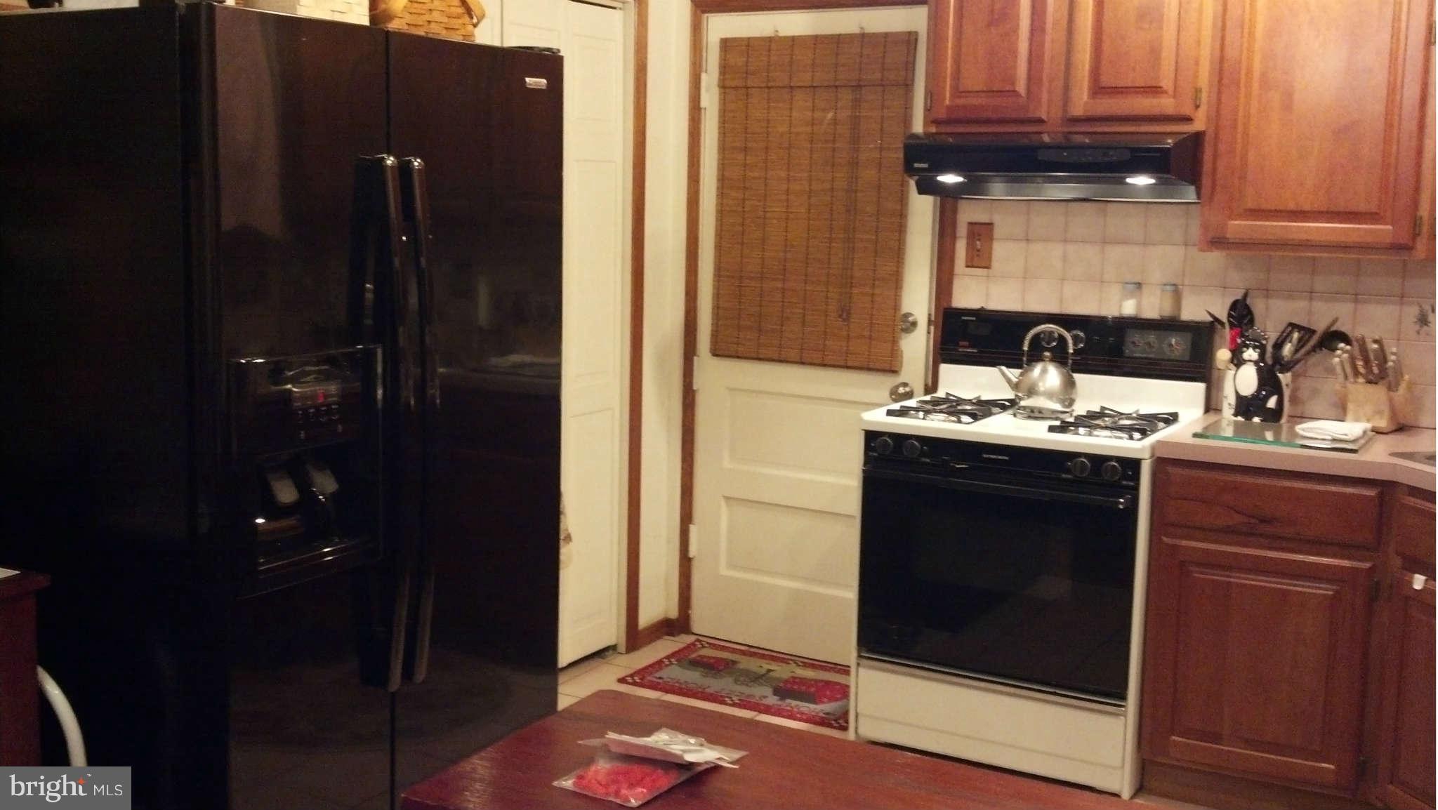 5407 Juliet Street Springfield, VA 22151 - Photo 7 of 27 Kitchen