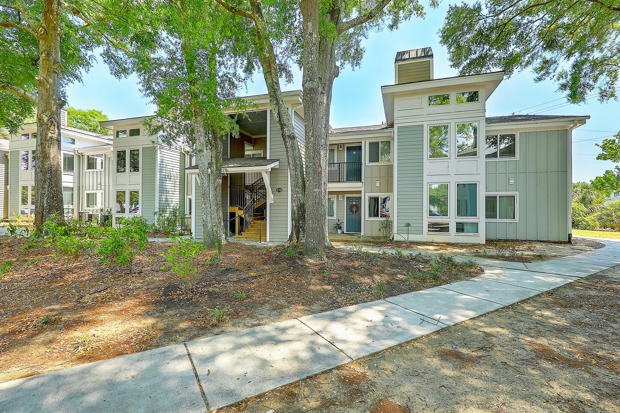 276 Alexandra Drive, Unit 12 Mount Pleasant, SC 29464 - Photo 23 of 26 1R3A3947_48_49_50_51_52_53