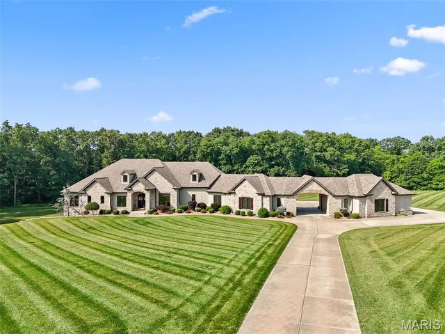 $2,200,000 | 32 Taylors Way, Foristell, MO 63348