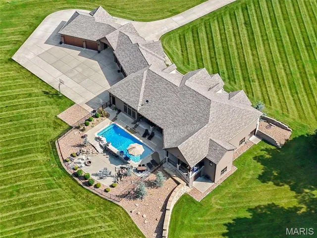 $2,200,000 | 32 Taylors Way, Foristell, MO 63348