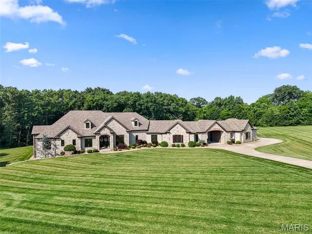 $2,200,000 | 32 Taylors Way, Foristell, MO 63348