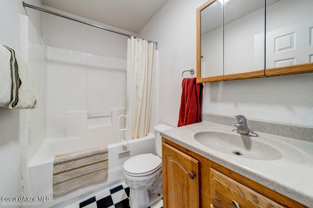 5294 Bandy Road Priest River, ID 83856 - Photo 15 of 47 009_bb193528-9_284