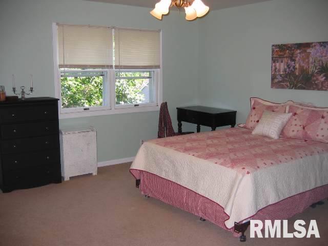 3243 Middle Road Davenport, IA 52803 - Photo 5 of 9 Gallery Image 5
