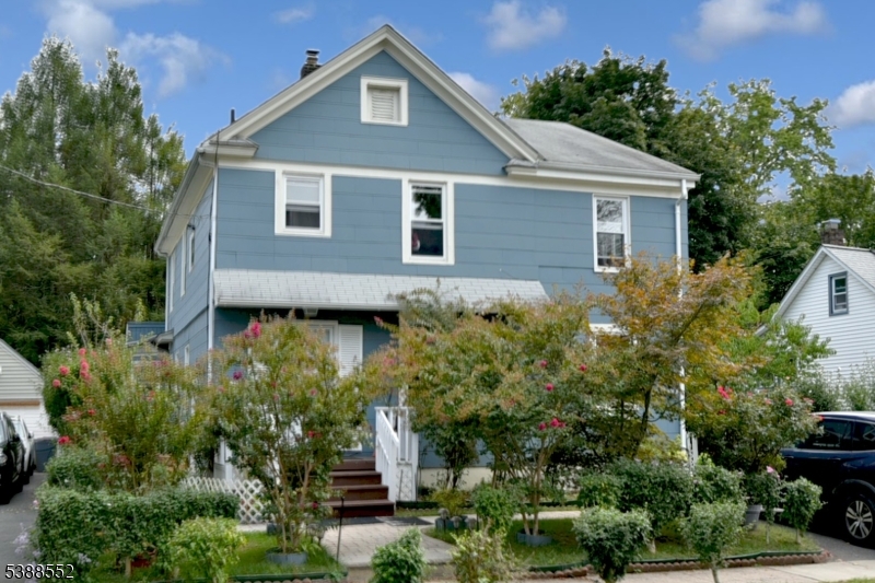 435 Northern Parkway Ridgewood, NJ 07450 - Photo 1 of 22 a front view of a house with plants and trees