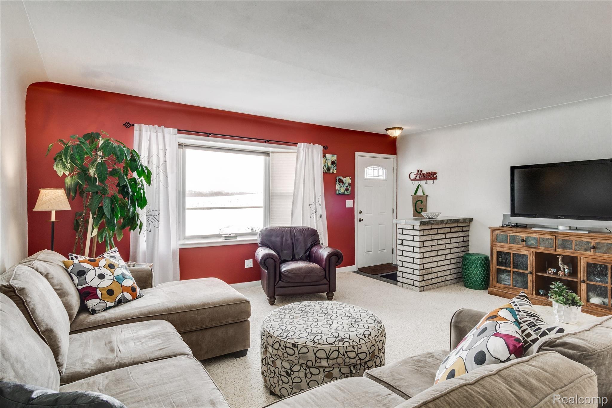 5419 Oak Grove Road Howell, MI 48855 - Photo 12 of 18 Interiors (17 of 28).jpg