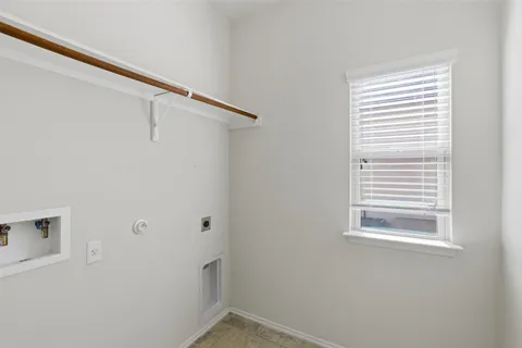 $330,000 | 124 Golden Eagle, Leander, TX 78641