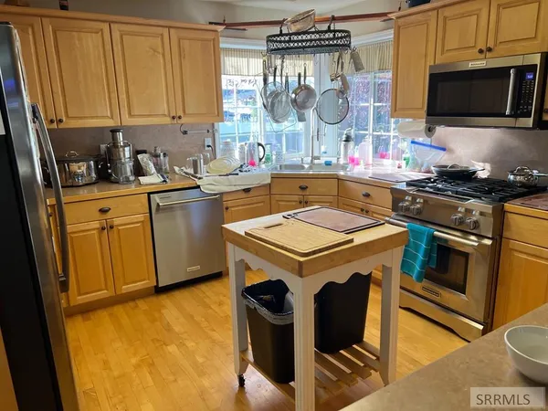 $595,500 | 674 Katie Court, Ammon, ID 83406