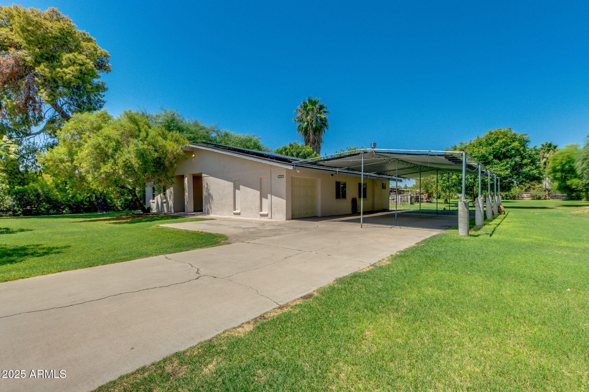 6548 West Baseline Road Laveen, AZ 85339 - Photo 4 of 60 1 car garage