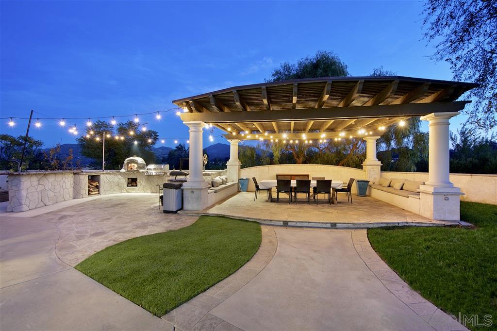 17833 Joyas Court Poway, CA 92064 - Photo 7 of 25