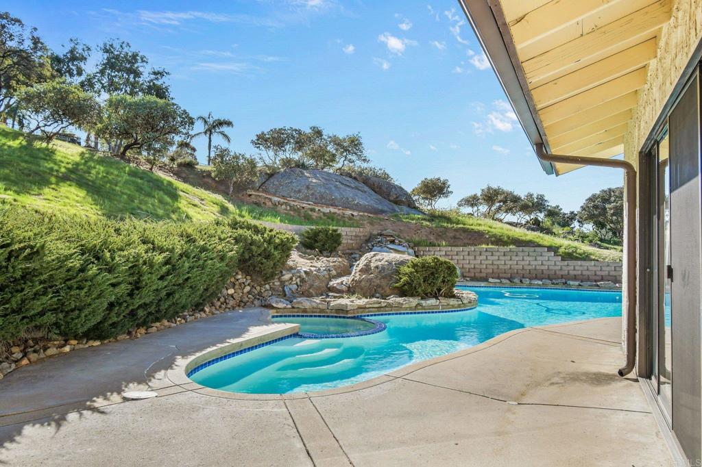 2157 Via Dieguenos Alpine, CA 91901 - Photo 21 of 31