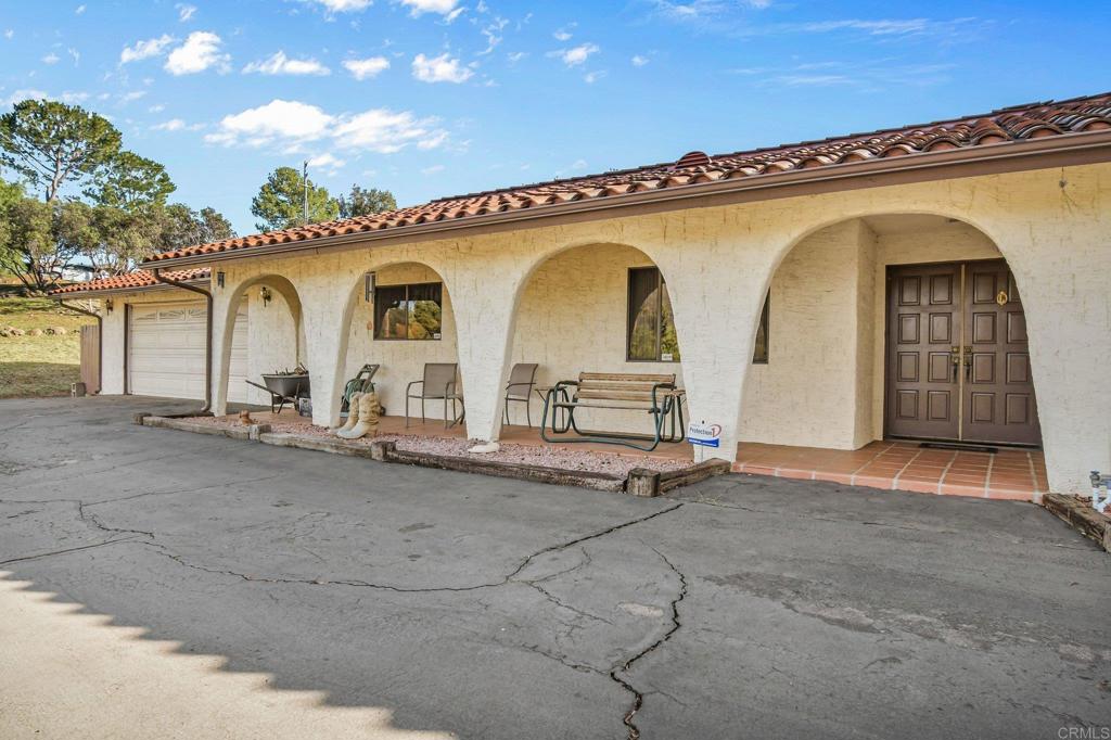 2157 Via Dieguenos Alpine, CA 91901 - Photo 3 of 31