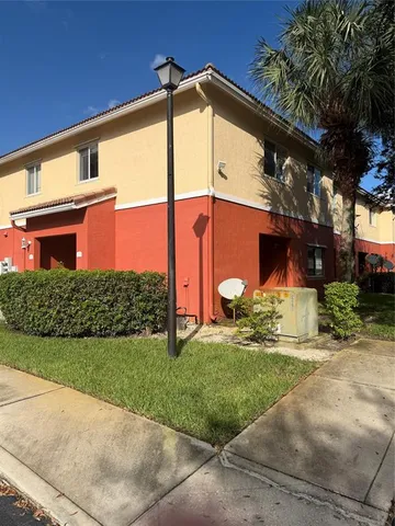 $2,650 | 3340 Palomino Drive, Unit 214, Hollywood, FL 33024