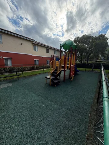 $2,650 | 3340 Palomino Drive, Unit 214, Hollywood, FL 33024