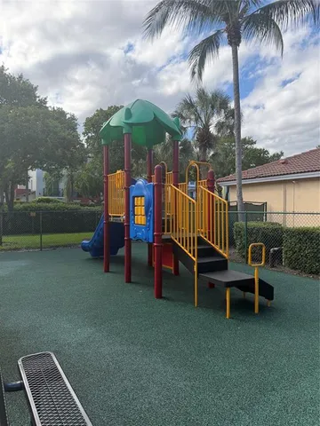 $2,650 | 3340 Palomino Drive, Unit 214, Hollywood, FL 33024