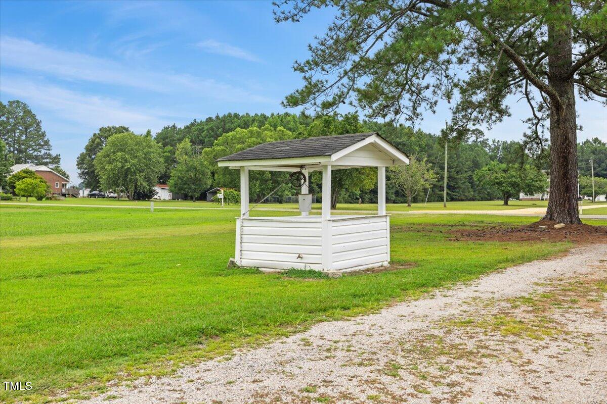 482 Hinnant Road Selma, NC 27576 - Photo 4 of 59 04-482 Hinnant Rd