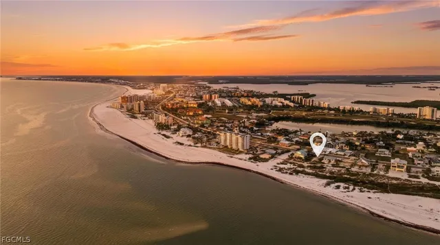 $2,899,999 | 8010 Estero Boulevard, Fort Myers Beach, FL 33931