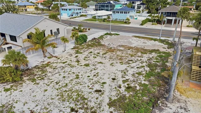 $2,899,999 | 8010 Estero Boulevard, Fort Myers Beach, FL 33931