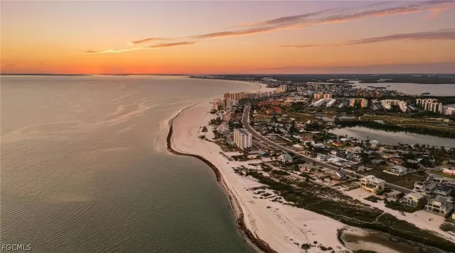 $2,899,999 | 8010 Estero Boulevard, Fort Myers Beach, FL 33931