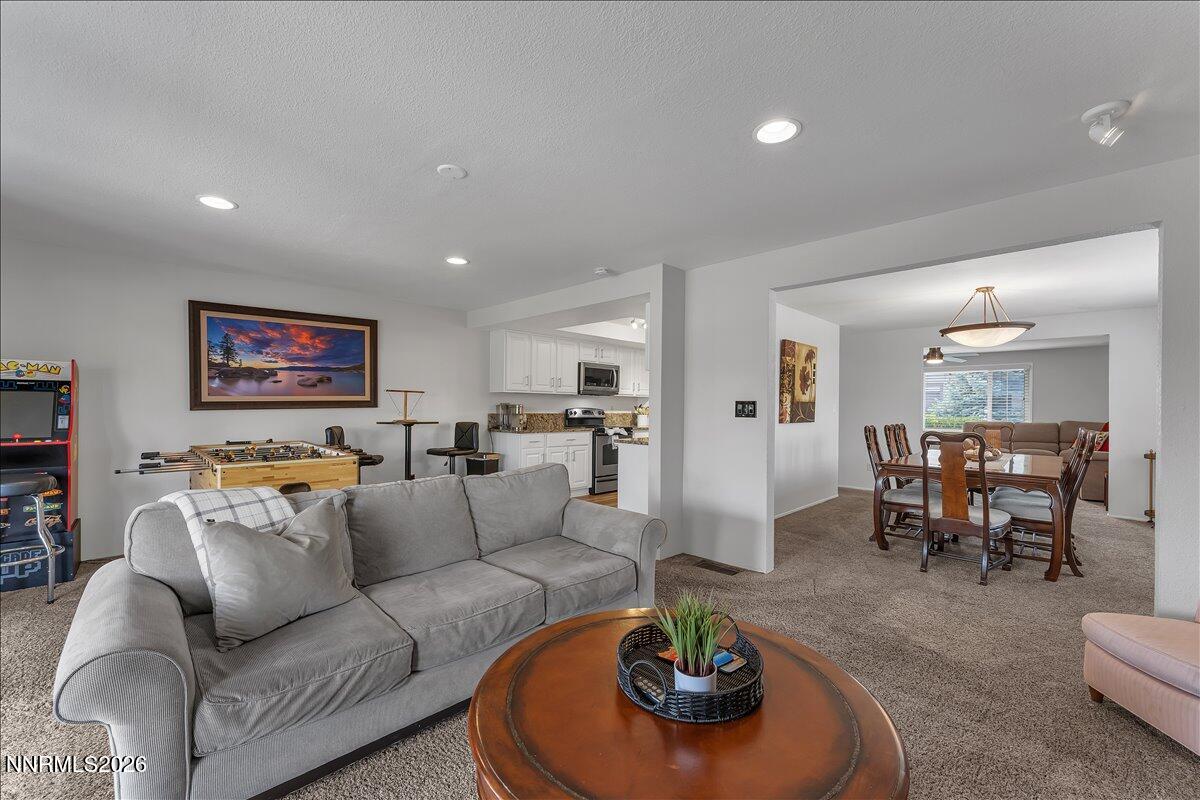 560 Peter Circle Reno, NV 89503 - Photo 12 of 38 15-560 Peter Cir Reno NV 89503 (15 of 56