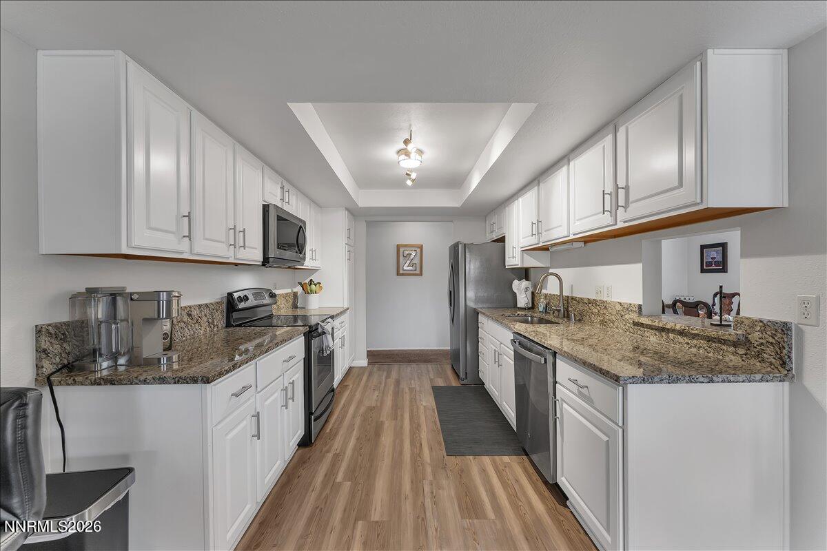 560 Peter Circle Reno, NV 89503 - Photo 14 of 38 17-560 Peter Cir Reno NV 89503 (17 of 56