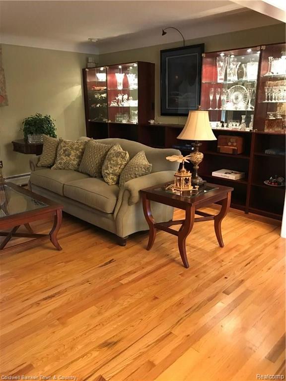 30072 Wicklow Road Farmington Hills, MI 48334 - Photo 9 of 47