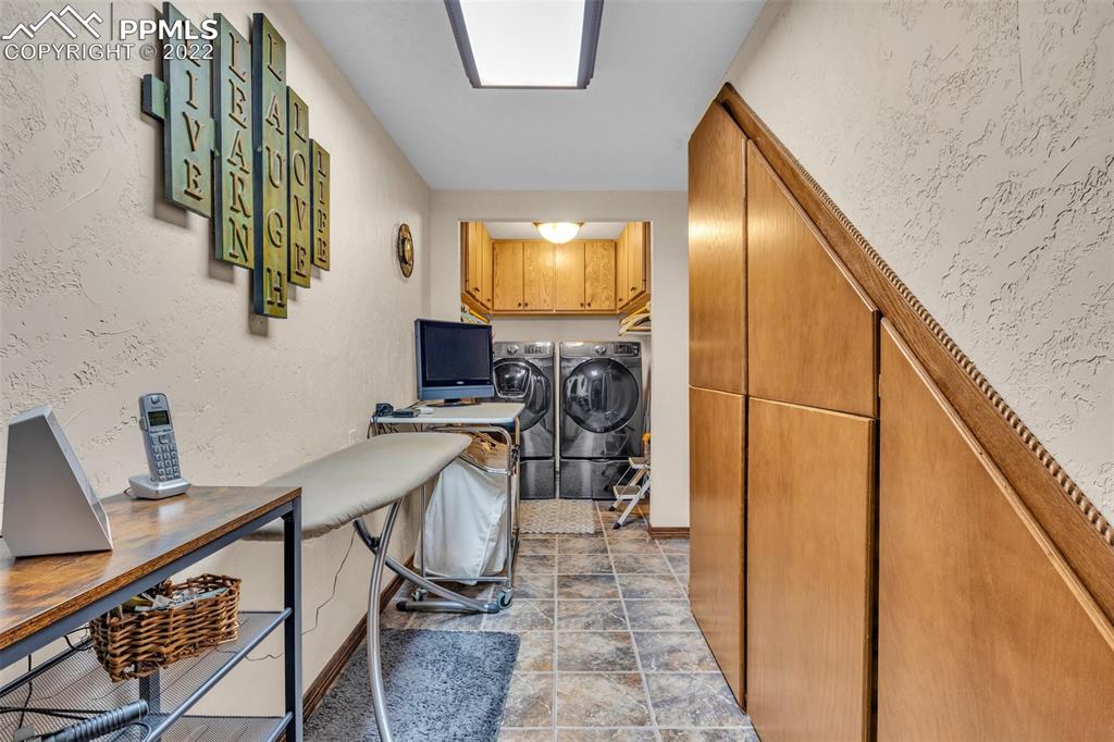620 Crestview Drive Florence, CO 81226 - Photo 40 of 49 a view of a hallway with workspace
