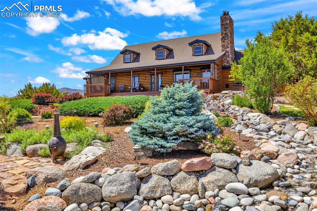 620 Crestview Drive Florence, CO 81226 - Photo 4 of 49 a front view of a house with a yard