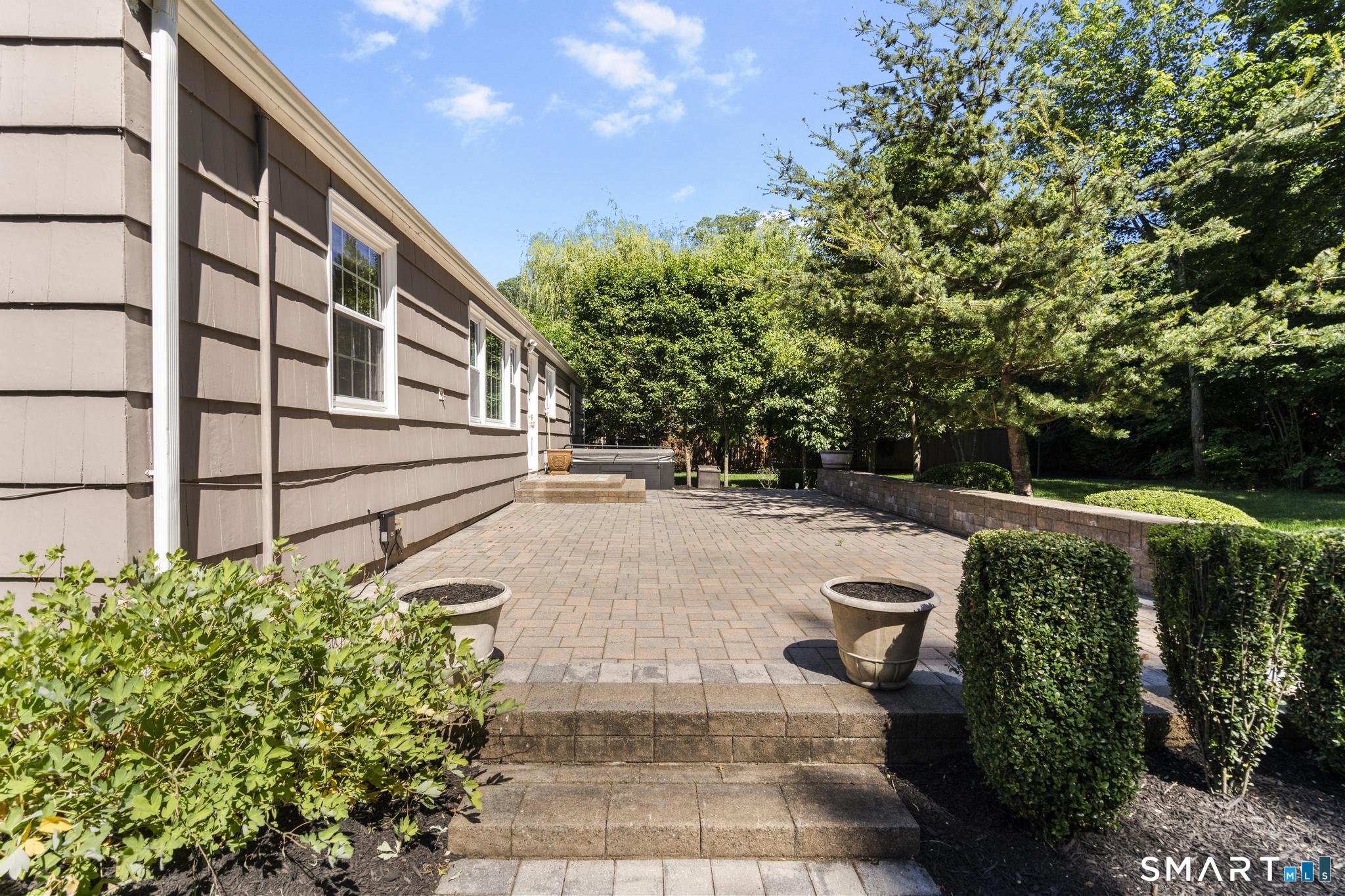 180 Tom Swamp Road Hamden, CT 06518 - Photo 29 of 40