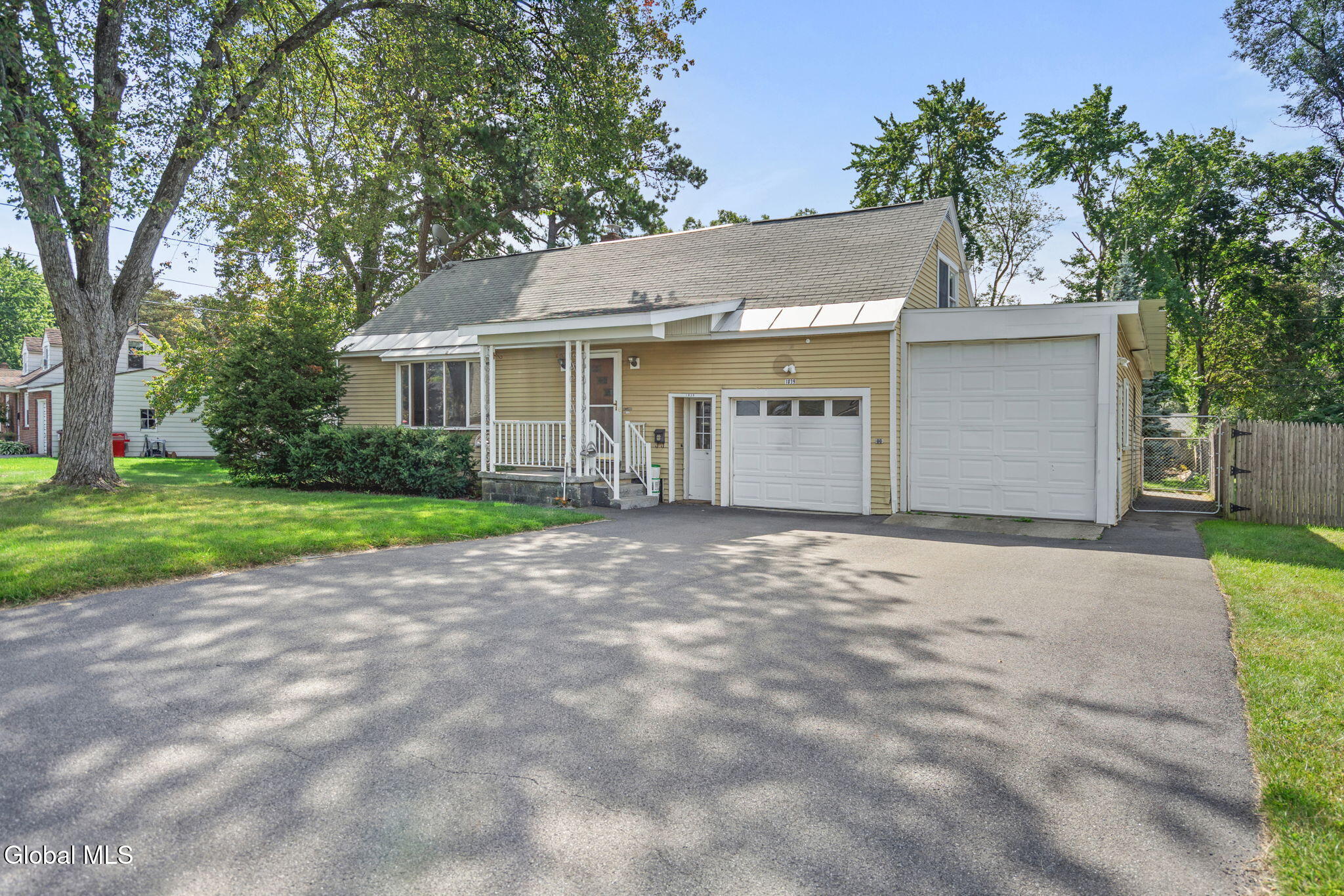 1039 Bill Road Rotterdam, NY 12303 - Photo 4 of 30 4-web-or-mls-1039-bill-rd