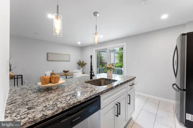 $764,980 | 9117 Hunting Pines Place, Fairfax, VA 22032