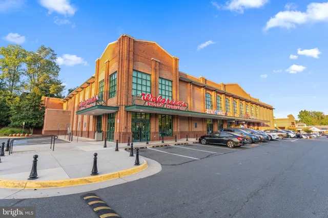 $764,980 | 9117 Hunting Pines Place, Fairfax, VA 22032