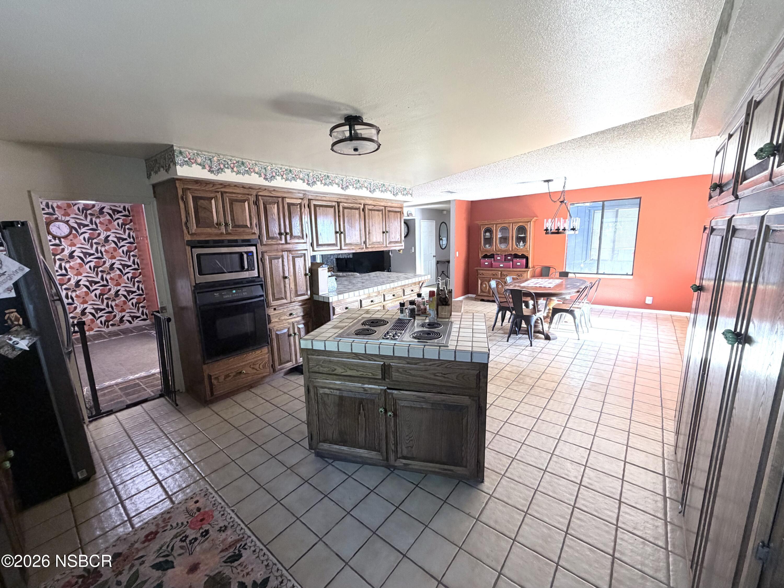 2075 Cambridge Way Santa Maria, CA 93454 - Photo 6 of 48 IMG_5501