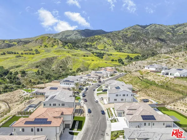 $3,688,000 | 12509 Saddle Court, Porter Ranch, CA 91326