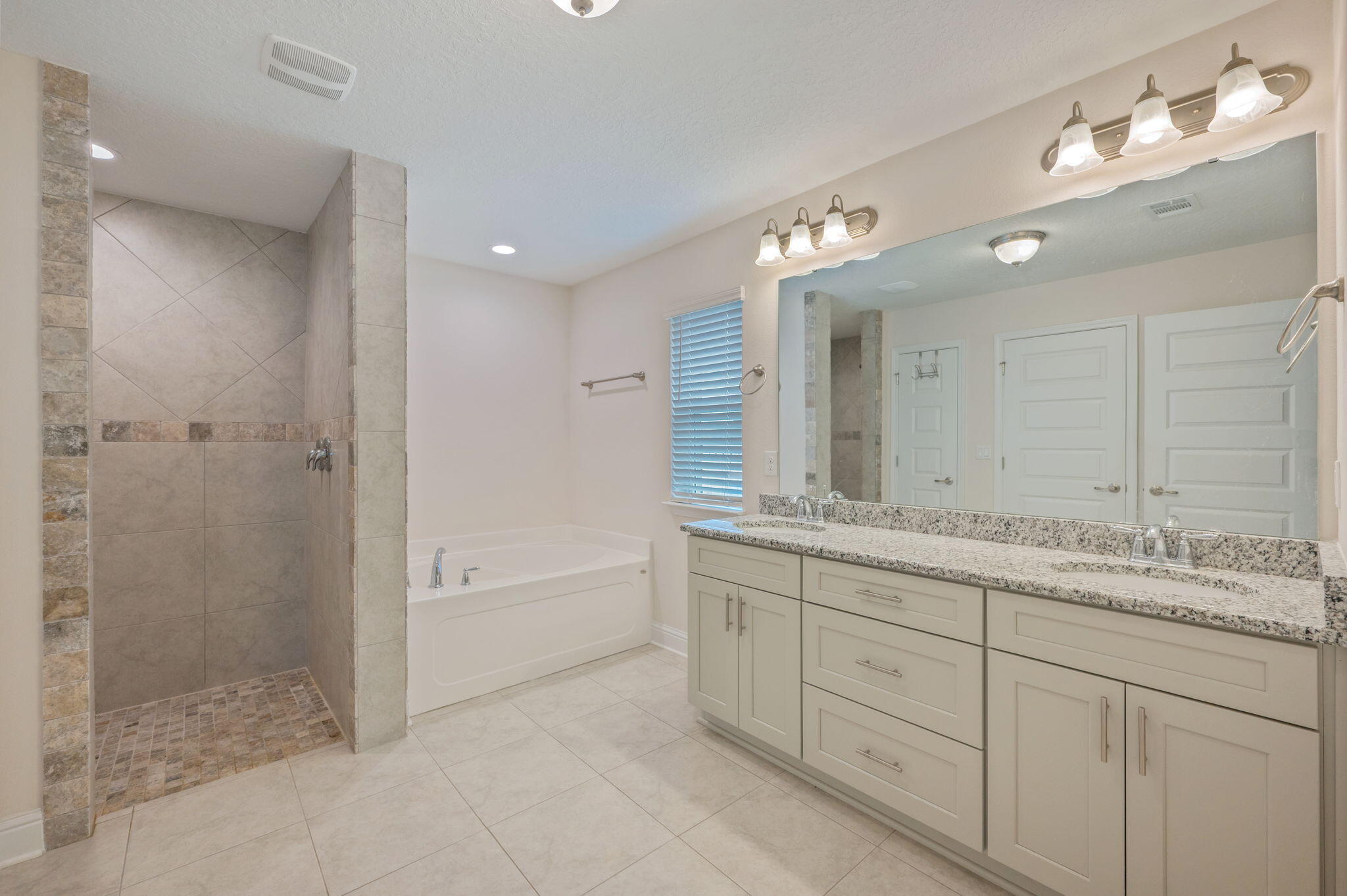 6092 Walk Along Way Crestview, FL 32536 - Photo 19 of 37 19-web-or-mls-6092-walk-along-wy