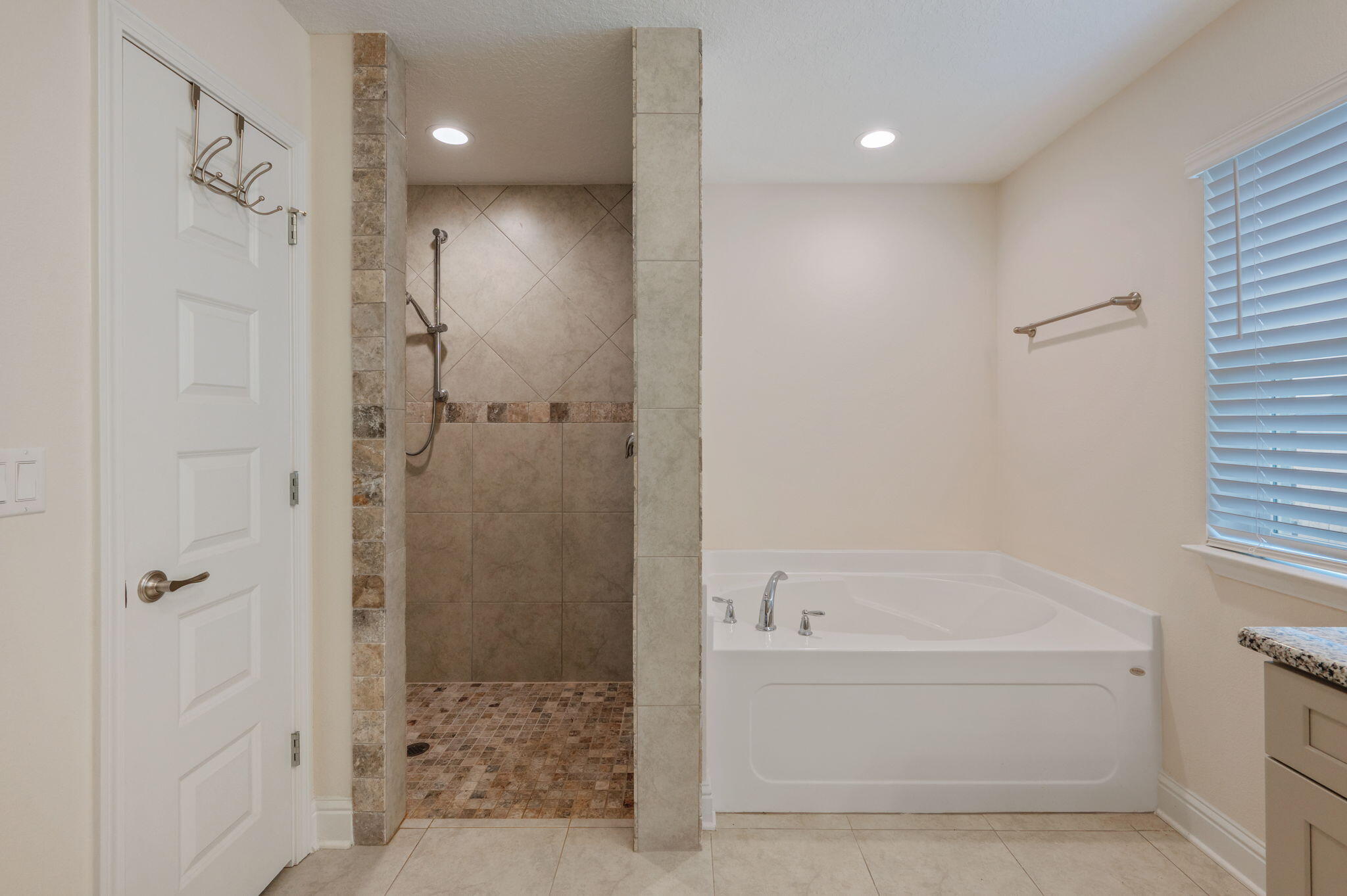 6092 Walk Along Way Crestview, FL 32536 - Photo 22 of 37 25-web-or-mls-6092-walk-along-wy