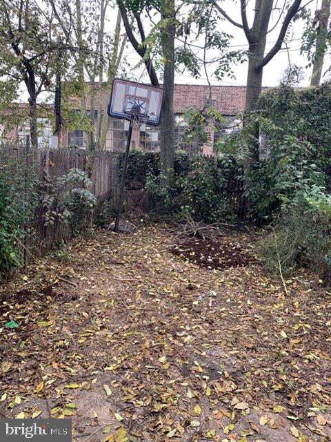 5734 Keystone Street Philadelphia, PA 19135 - Photo 12 of 12 Rear yard