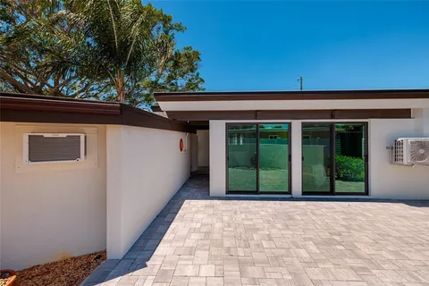 $739,500 | 302 41st Avenue, St. Pete Beach, FL 33706
