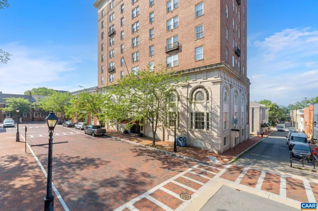 $195,000 | 500 Court Square, Unit 406, Charlottesville, VA 22902