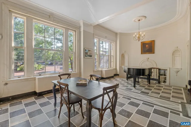 $195,000 | 500 Court Square, Unit 406, Charlottesville, VA 22902