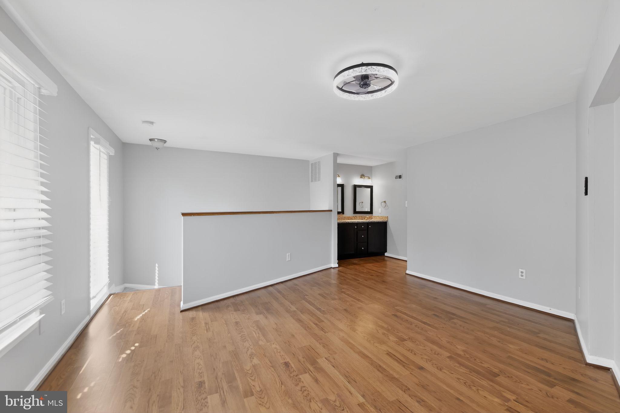 11186 Silentwood Lane Reston, VA 20191 - Photo 13 of 26